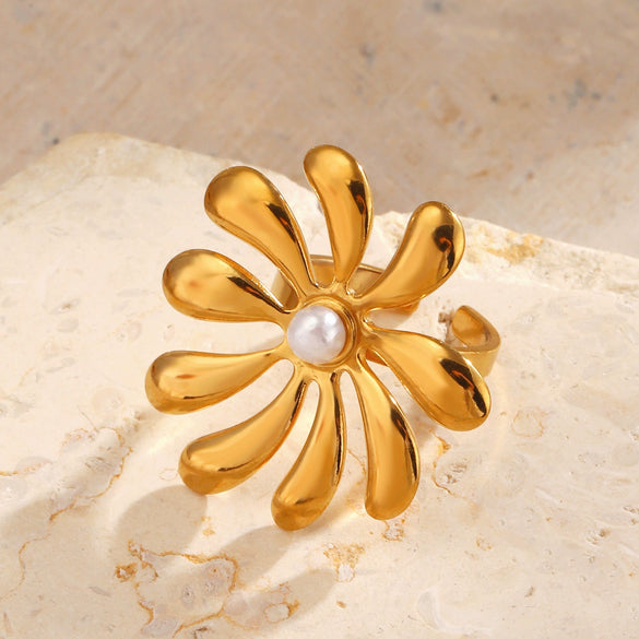 Wholesale Lady's Simple Style Flower Ring Stainless Steel Pearl Electroplated Retro Inlaid