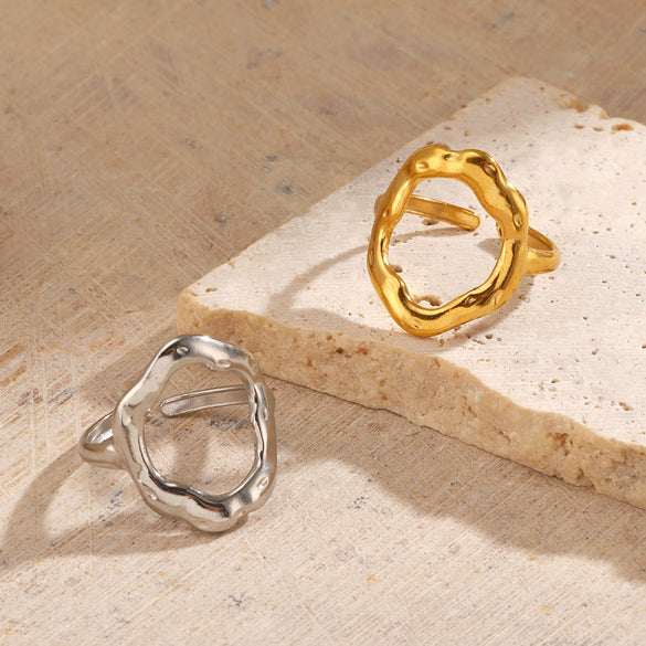 Wholesale Lady's Stainless Steel Geometric Oval Hollow Ring With 18K Gold Plated Electroplating
