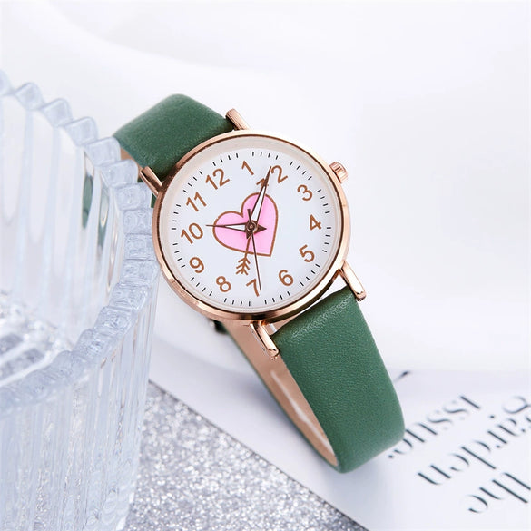 Wholesale Leisure Style Alloy And Imitation Leather Pink Round Quartz Watch With Arrow Piercing Heart Design For Female Students