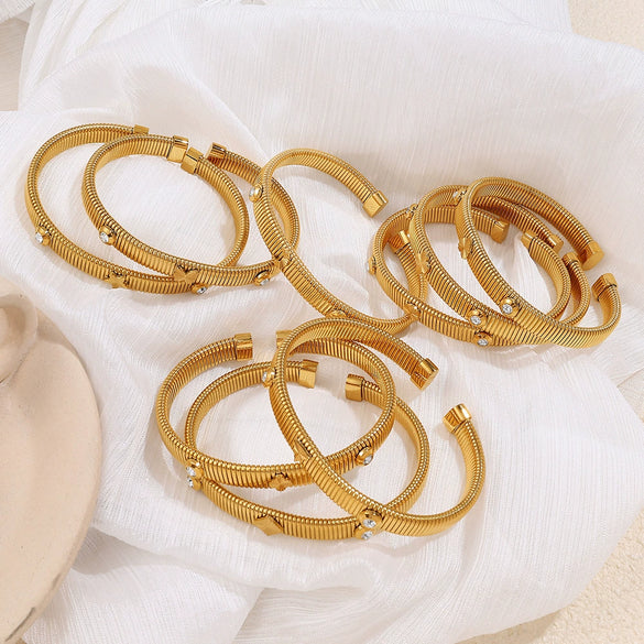 Wholesale Light Luxury Allmatch Fourleaf Clover Stripe Stretch Trend Highgrade Design 316L Stainless Steel Electroplated Bracelet