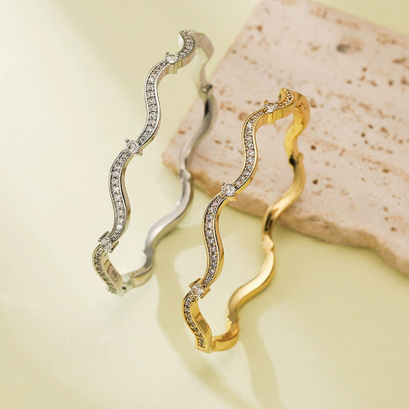 Wholesale Light Luxury Copper Zirconia Inlaid Women's Water Wave Bracelet