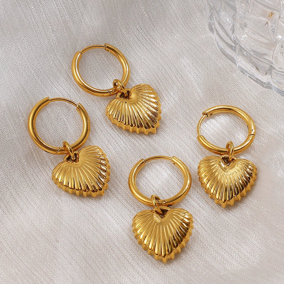 Wholesale Light Luxury Ear Buckle Retro Fashion Striped Heartshaped 316L Stainless Steel Electroplated Women's Earrings