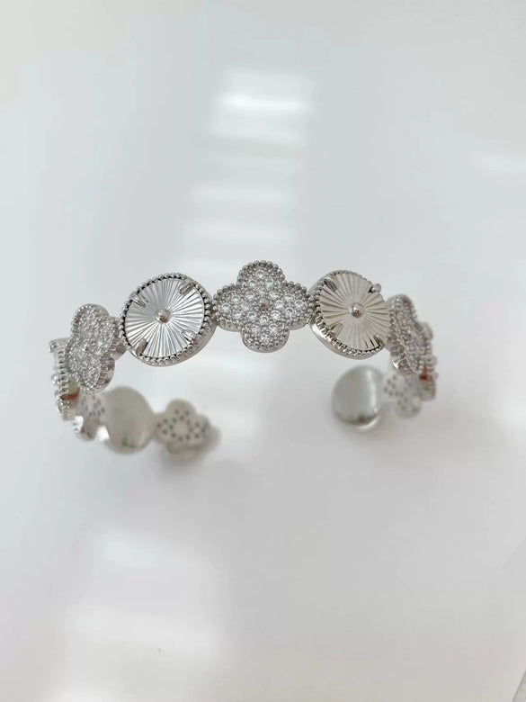 Wholesale Light Luxury Fashion Flower Round C Shape Adjustable Copper Gold Plated Couple Bracelet