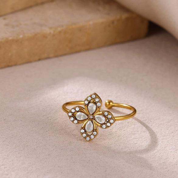 Wholesale Light Luxury Geometric Fruit Shaped Gold Inlaid Diamond Ring For Women