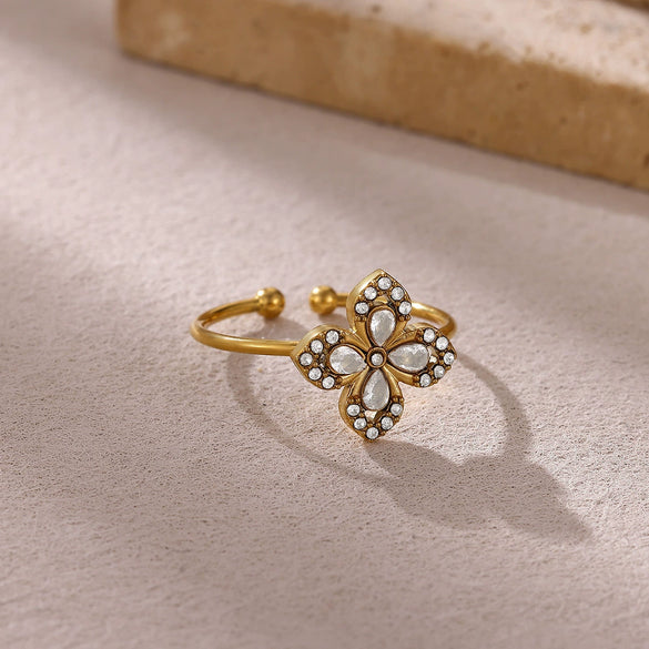 Wholesale Light Luxury Geometric Fruit Shaped Gold Inlaid Diamond Ring For Women