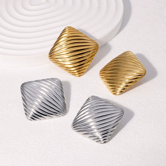 Wholesale Light Luxury Geometric Heart Shape And Flower Pattern Stainless Steel Electroplated Earrings For Women