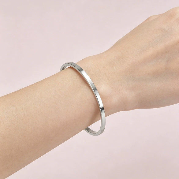 Wholesale Light Luxury Geometric Polish Titanium Steel Bracelet With 18K Real Gold Electroplated Clasp For Women