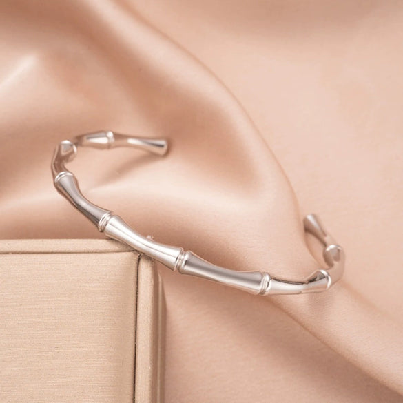 Wholesale Light Luxury Geometric Polish Titanium Steel Bracelet With 18K Real Gold Electroplated Clasp For Women
