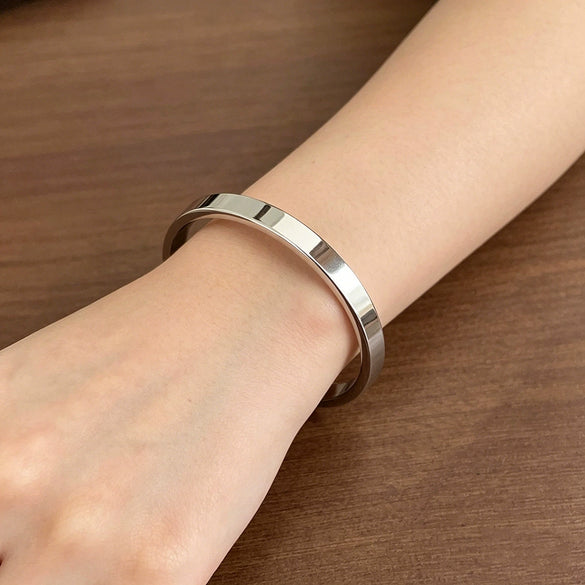 Wholesale Light Luxury Geometric Polish Titanium Steel Bracelet With 18K Real Gold Electroplated Clasp For Women