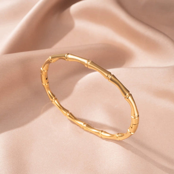 Wholesale Light Luxury Geometric Polish Titanium Steel Bracelet With 18K Real Gold Electroplated Clasp For Women