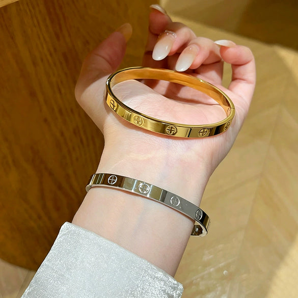 Wholesale Light Luxury Geometric Polish Titanium Steel Crossshaped Bracelet With 18K Goldplated Stainless Steel Clasp For Women