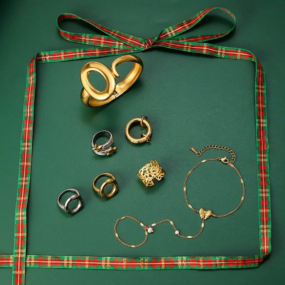Wholesale Light Luxury Geometric Stainless Steel And Titanium Steel Jewelry Set With Pvd Furnace Vacuum Real Gold Plating For Women