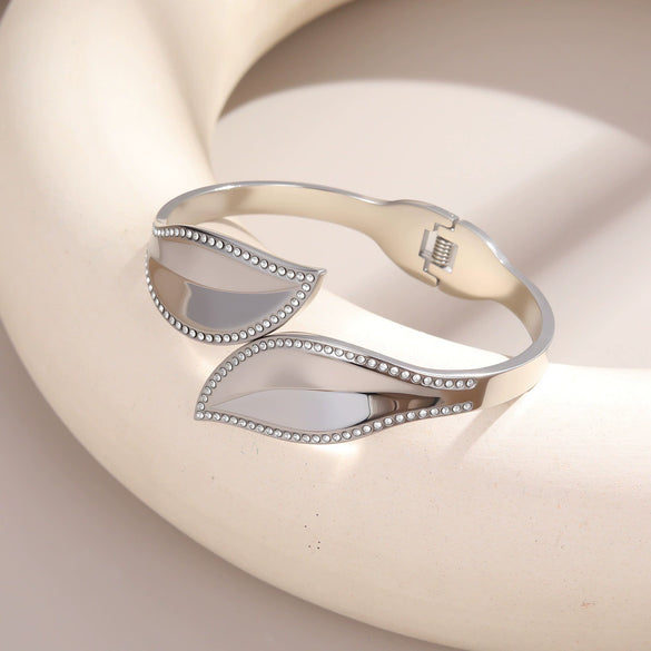 Wholesale Light Luxury Geometric Stainless Steel Electroplated Encrusted Open Bracelet For Women