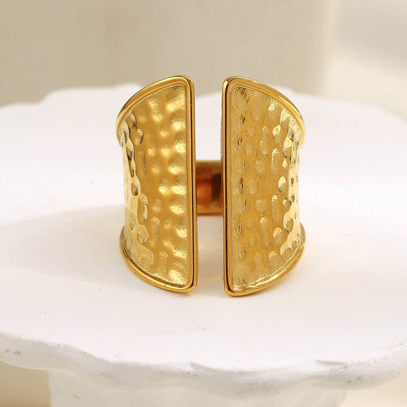Wholesale Light Luxury Geometric Stainless Steel Electroplated 18K Gold Hammered Pattern Open Ring For Women