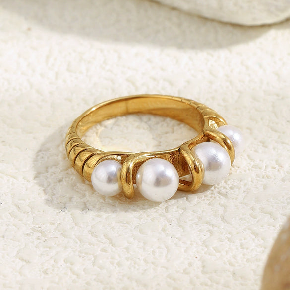 Wholesale Light Luxury Geometric Stainless Steel Electroplated 18K Gold Imitation Pearl Circle Ring For Women