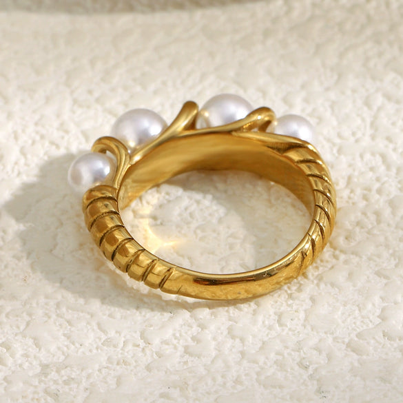 Wholesale Light Luxury Geometric Stainless Steel Electroplated 18K Gold Imitation Pearl Circle Ring For Women