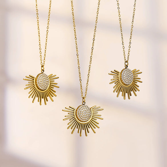 Wholesale Light Luxury Geometric Stainless Steel Electroplated 18K Gold Sun Pendant Necklace For Women