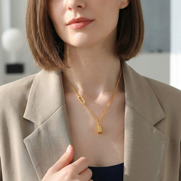 Wholesale Light Luxury Geometric Stainless Steel 18K Gold Plated Pendant Necklace For Women