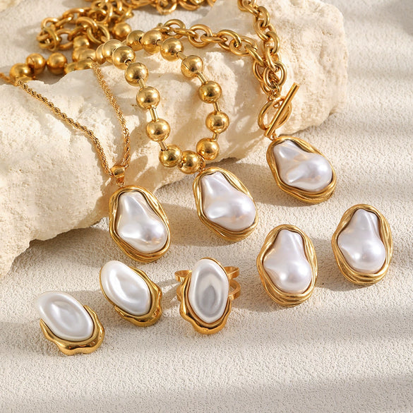 Wholesale Light Luxury Geometric Stainless Steel Pvd Furnace Vacuum Real Gold Plated Women's Necklace And Earrings Set