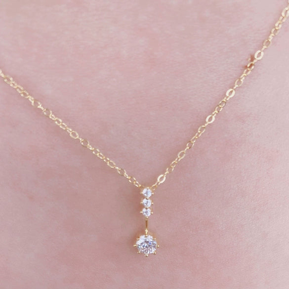 Wholesale Light Luxury Geometric 925 Sterling Silver Necklace With Four Diamond Zircon Pendant And Ochain Microinlay Style For Women