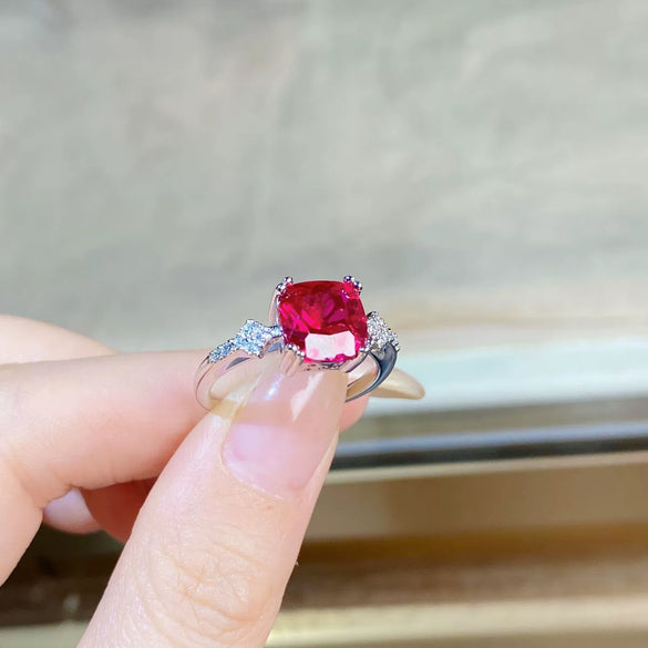 Wholesale Light Luxury Geometric 925 Sterling Silver Ring With Pigeon Blood Red Square Corundum