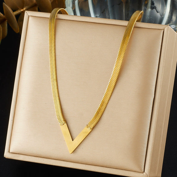 Wholesale Light Luxury Gold Plated Heart Shape Stainless Steel Blade Chain Necklace For Women