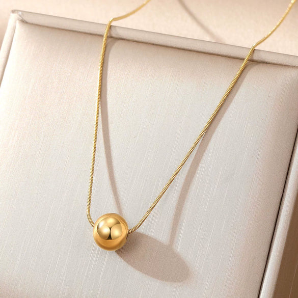 Wholesale Light Luxury Goldplated Stainless Steel Insectpatterned Ochain Necklace