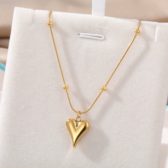 Wholesale Light Luxury Goldplated Stainless Steel Insectpatterned Ochain Necklace