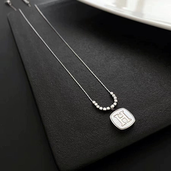 Wholesale Light Luxury H Letter Pendant Necklace For Women Titanium Steel Geometric Design Snake Bone Chain Electroplated Non Fading Shell Neck Chain