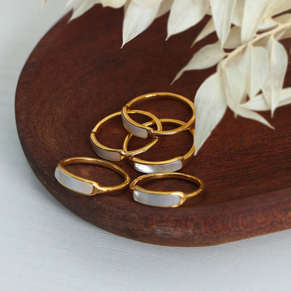 Wholesale Light Luxury High Grade White Sea Shell Ring For Women Titanium Steel With 18K Gold Electroplating And Geometric Design