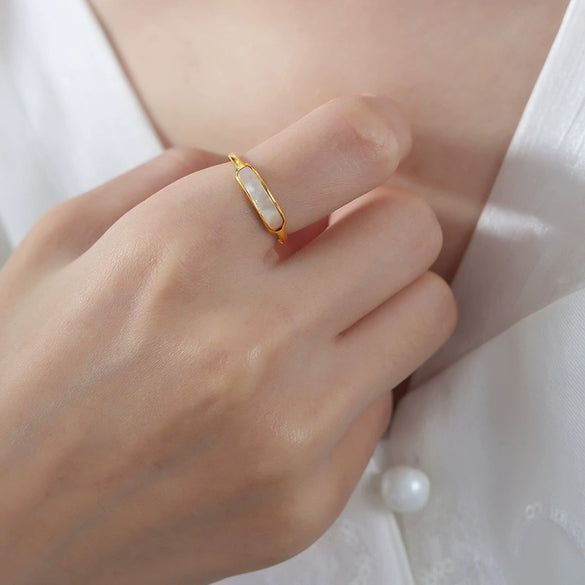 Wholesale Light Luxury High Grade White Sea Shell Ring For Women Titanium Steel With 18K Gold Electroplating And Geometric Design