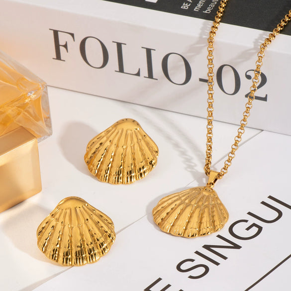 Wholesale Light Luxury Ins Style Beach Shell Stainless Steel Jewelry Set With Pendant Necklace And Earrings Pvd Furnace Vacuum Real Gold Plated