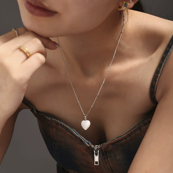 Wholesale Light Luxury Love Heart Shell Pendant Necklace Stainless Steel 18K Gold Plated