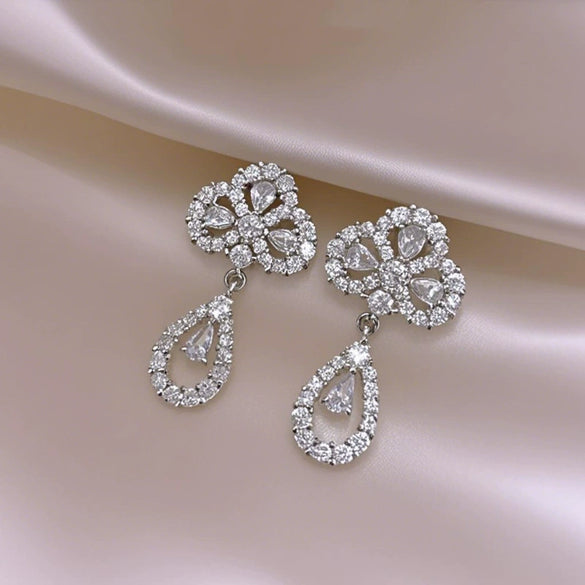 Wholesale Light Luxury Minimalist Zinc Alloy Drop Shape Electroplated Earrings For Women