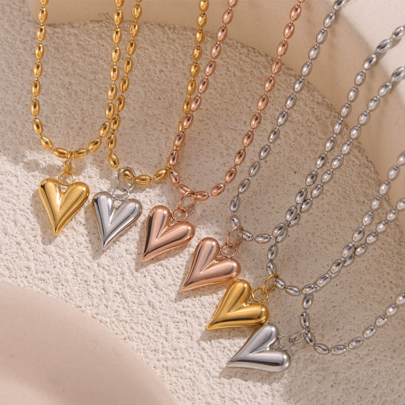 Wholesale Light Luxury Niche Design Heart Shaped Titanium Steel Rice Bead Necklace Electroplated 18K Gold For Women
