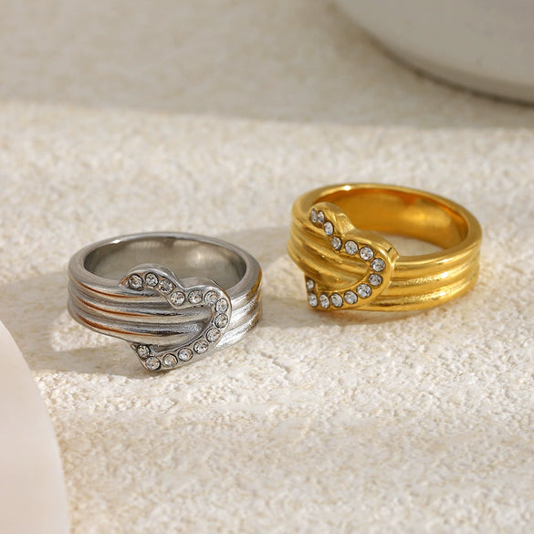 Wholesale Light Luxury Niche Geometric Heart Shaped Stainless Steel 18K Gold Plated Diamondstudded Casting Ring For Women