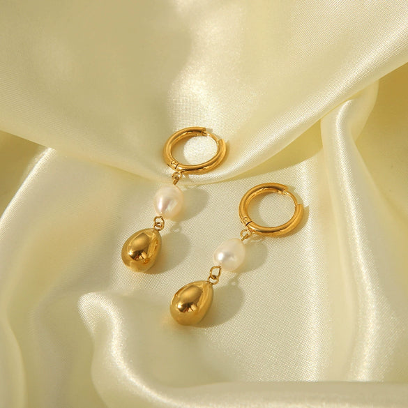 Wholesale Light Luxury Niche Titanium Steel Drop Shape Earrings For Women 18K Gold Plated