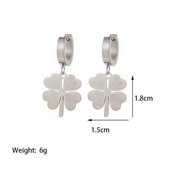 Wholesale Light Luxury Plants Flowers Fourleaf Clover Titanium Steel Electroplated Snake Bone Chain Necklace For Women