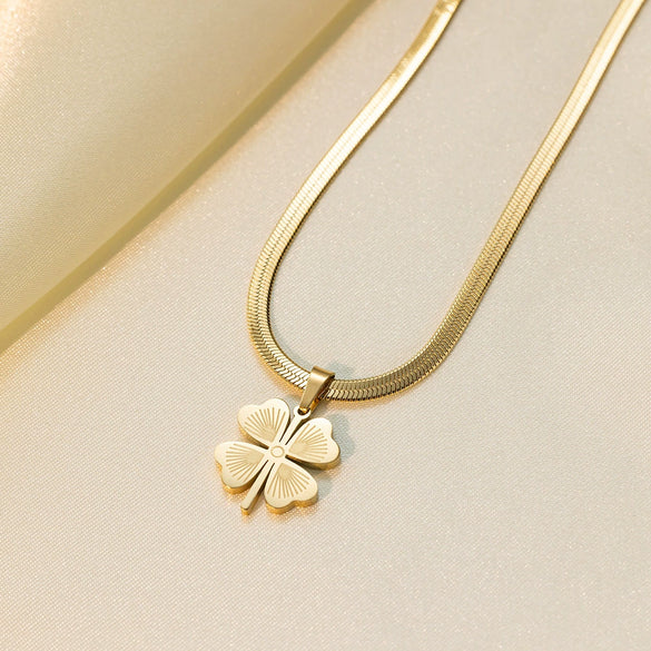 Wholesale Light Luxury Plants Flowers Fourleaf Clover Titanium Steel Electroplated Snake Bone Chain Necklace For Women