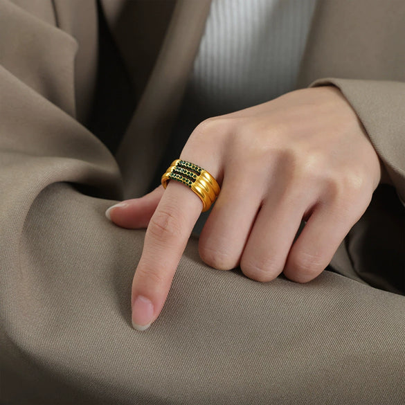 Wholesale Light Luxury Retro Titanium Steel Ring With 18K Gold Plated And Inlaid Czech Diamond Geometric Pattern For Women
