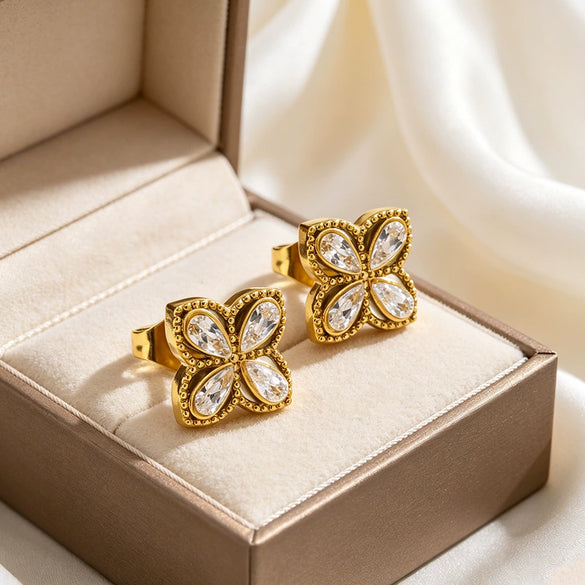 Wholesale Light Luxury Stainless Steel Four Leaf Clover Zircon Jewelry Set For Women With Electroplating