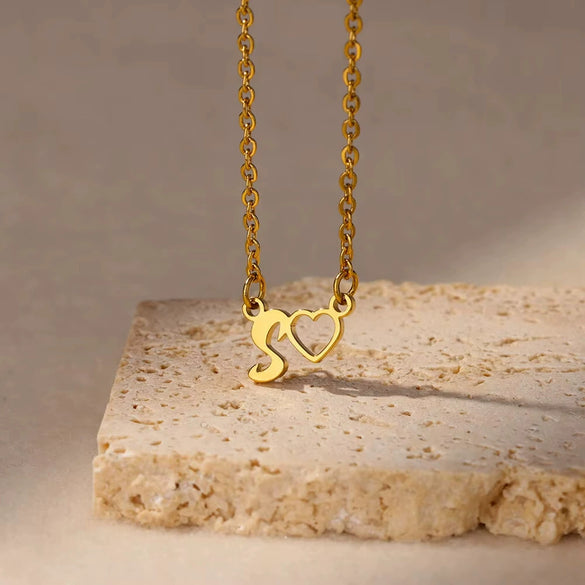 Wholesale Light Luxury Stainless Steel Heart Letter Pendant Necklace For Women With Electroplating