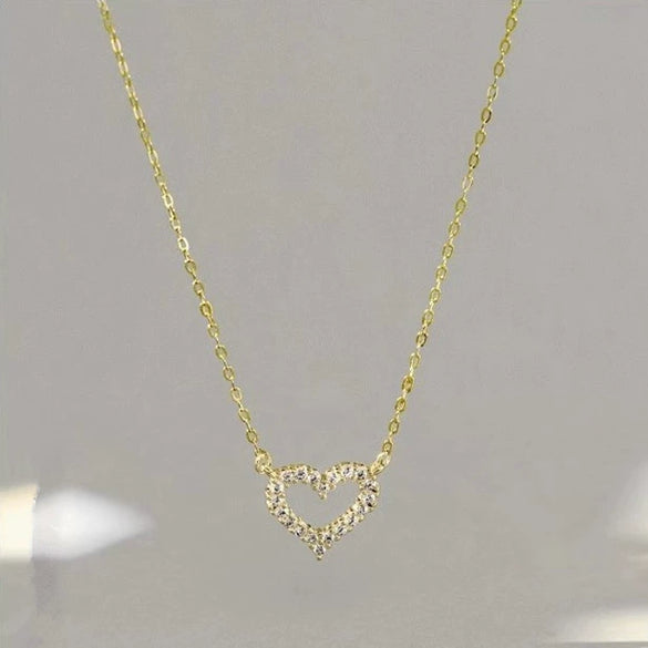 Wholesale Light Luxury Sterling Silver Heartshaped Necklace With Micropaved Zircon And Ochain
