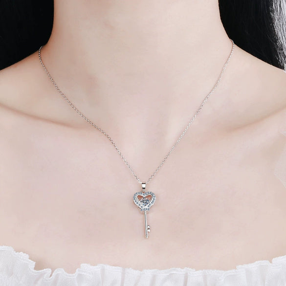 Wholesale Light Luxury 925 Sterling Silver Lock Pendant Necklace With Crown Pattern And Electroplating Treatment For Female