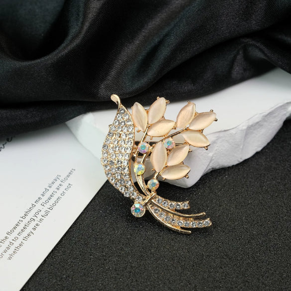 Wholesale Light Luxury Style Alloy Flower Brooch For Women With Electroplating