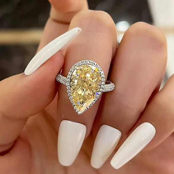 Wholesale Light Luxury Style Copper Ring Inlaid With Zircon In Drop Shape And Geometric Pattern For Ladies