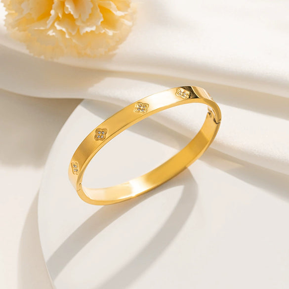 Wholesale Light Luxury Style Diamond Set Four Leaf Clover Titanium Steel Bracelet Jewelry