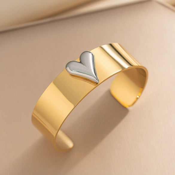 Wholesale Light Luxury Style Electroplated Cshaped Curved Heart Titanium Steel Bracelet For Women