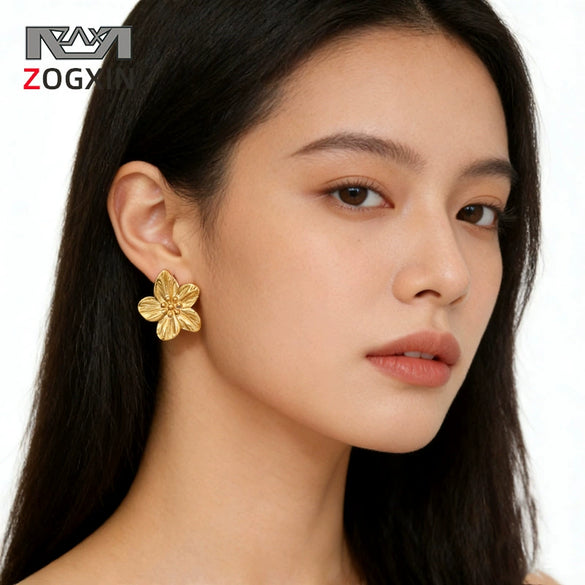 Wholesale Light Luxury Style Electroplated Stainless Steel Flower Stud Earrings For Women