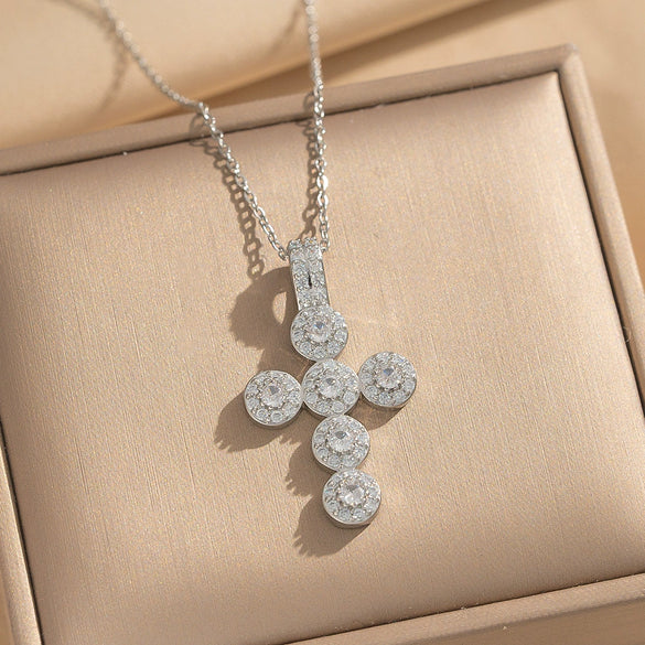 Wholesale Light Luxury Style Geometric Wave Pattern 18K Gold Plated Copper Pendant O Word Chain Necklace For Women